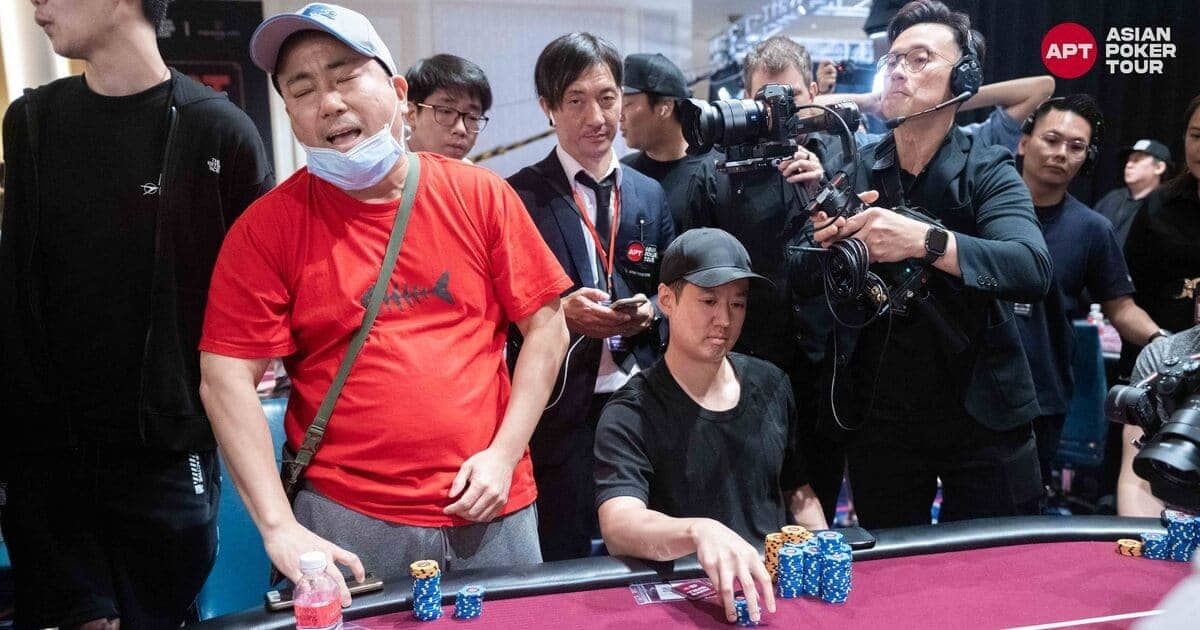 Gary Moon's ace-queen falls to the seven-nine of Aaron Lim